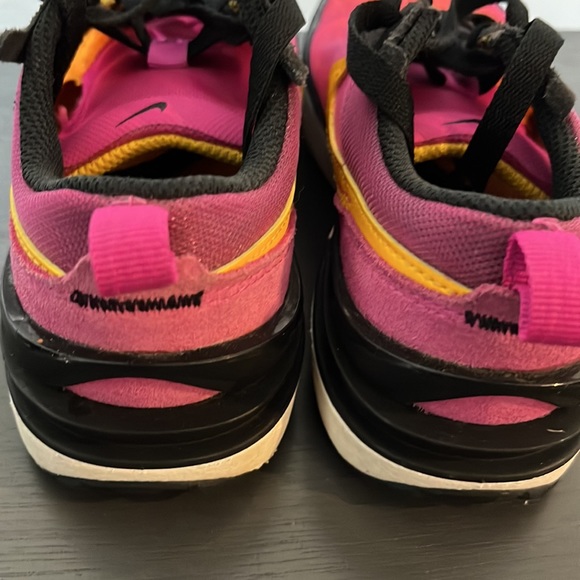 NIKE SNEAKERS - Picture 5 of 7